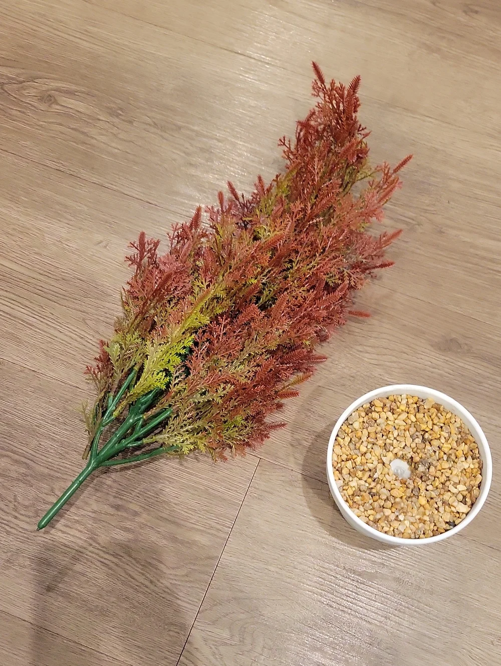 Like New Faux Plant Foliage With Pot
